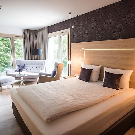 Parkhotel Schillerhain Кирхгаймболанден Экстерьер фото