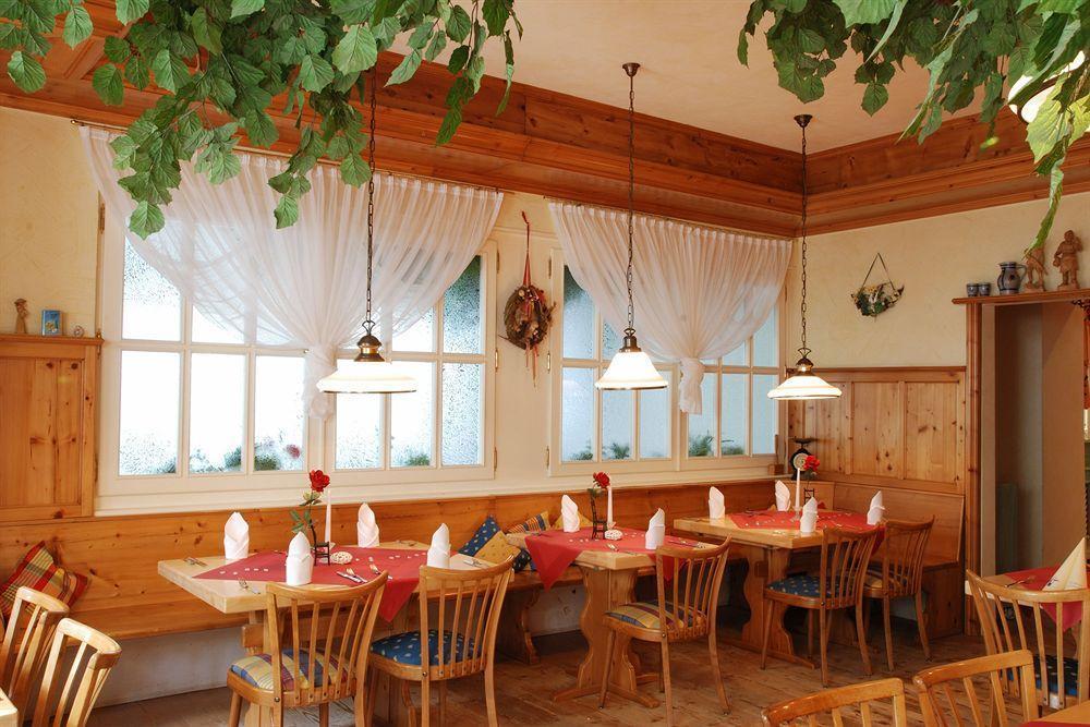 Parkhotel Schillerhain Кирхгаймболанден Экстерьер фото