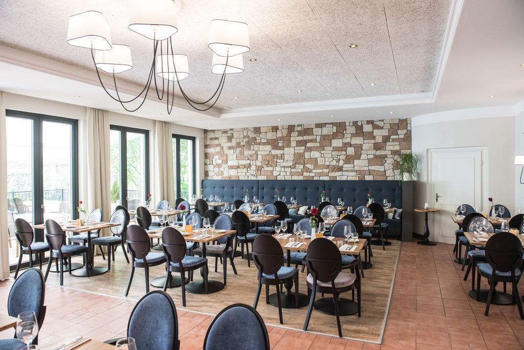 Parkhotel Schillerhain Кирхгаймболанден Экстерьер фото