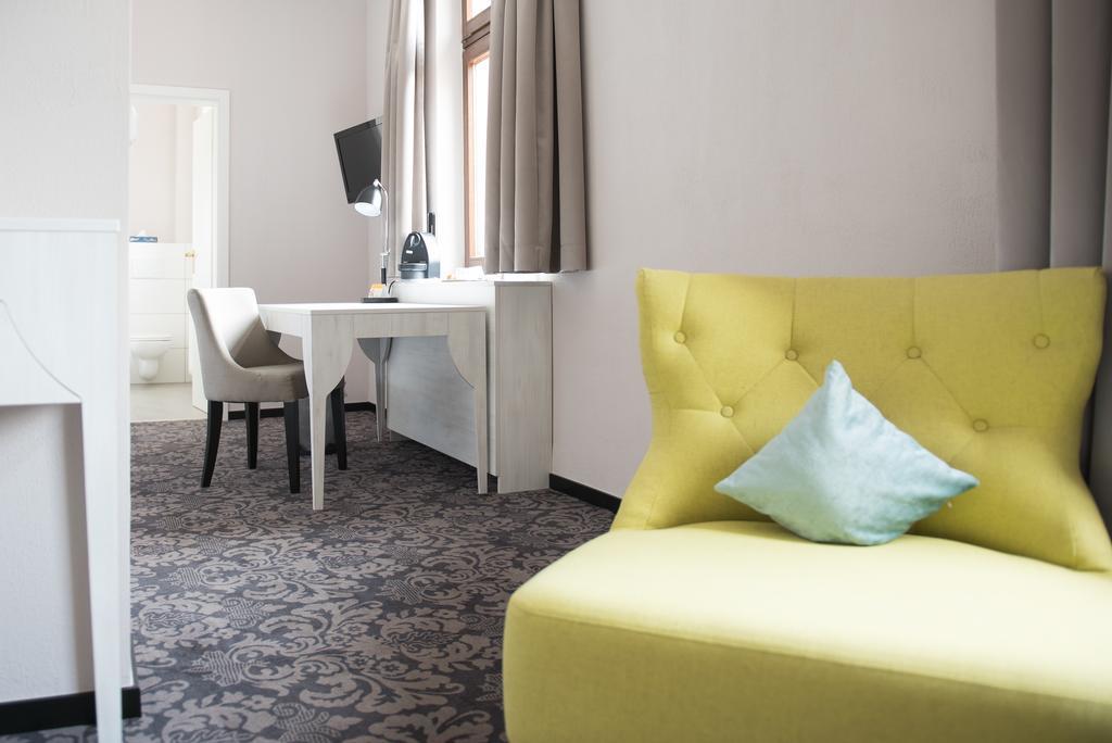 Parkhotel Schillerhain Кирхгаймболанден Экстерьер фото