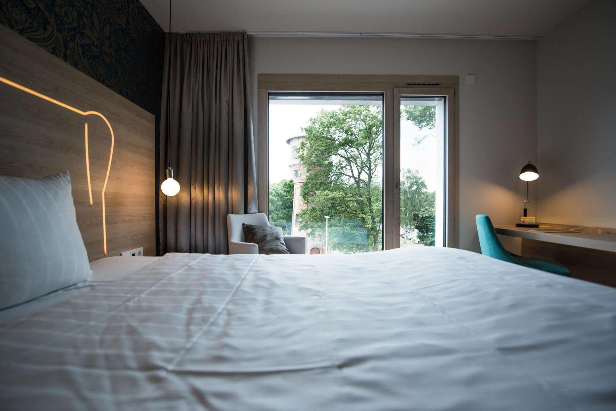 Parkhotel Schillerhain Кирхгаймболанден Экстерьер фото
